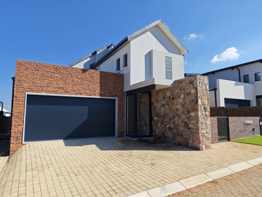3 Bedroom Property for Sale in Helderzicht Eco Estate North West